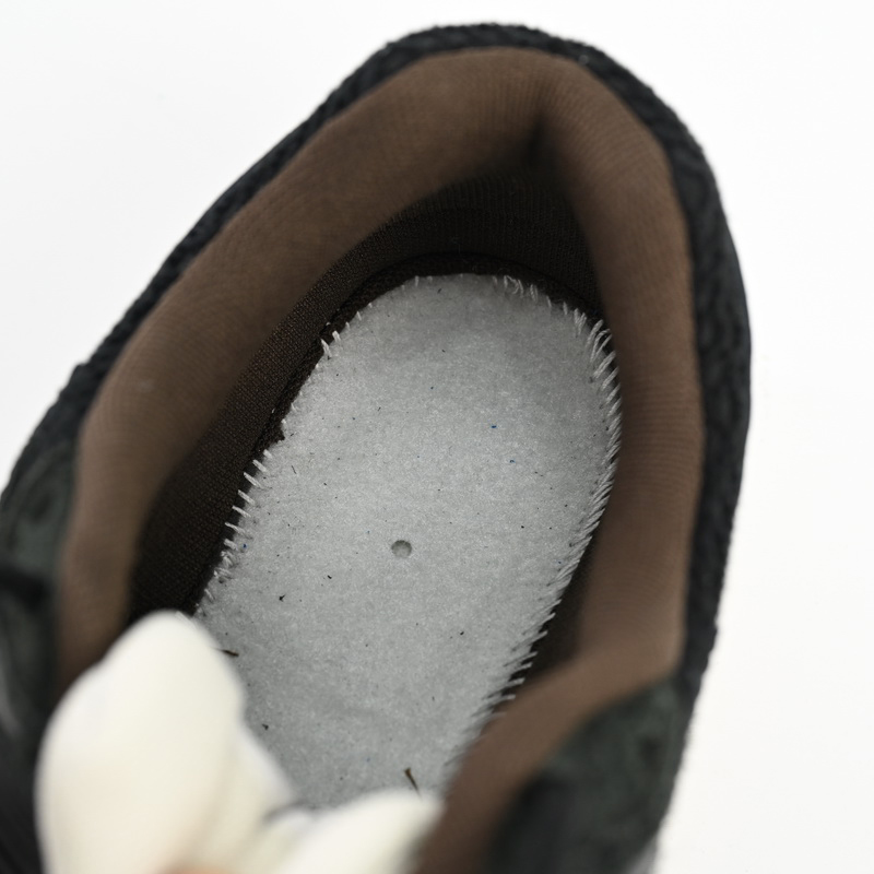 NikeAir Zoom Vomero 5 Pure Black Sneaker    FD0533-010  - PerfectKickZ