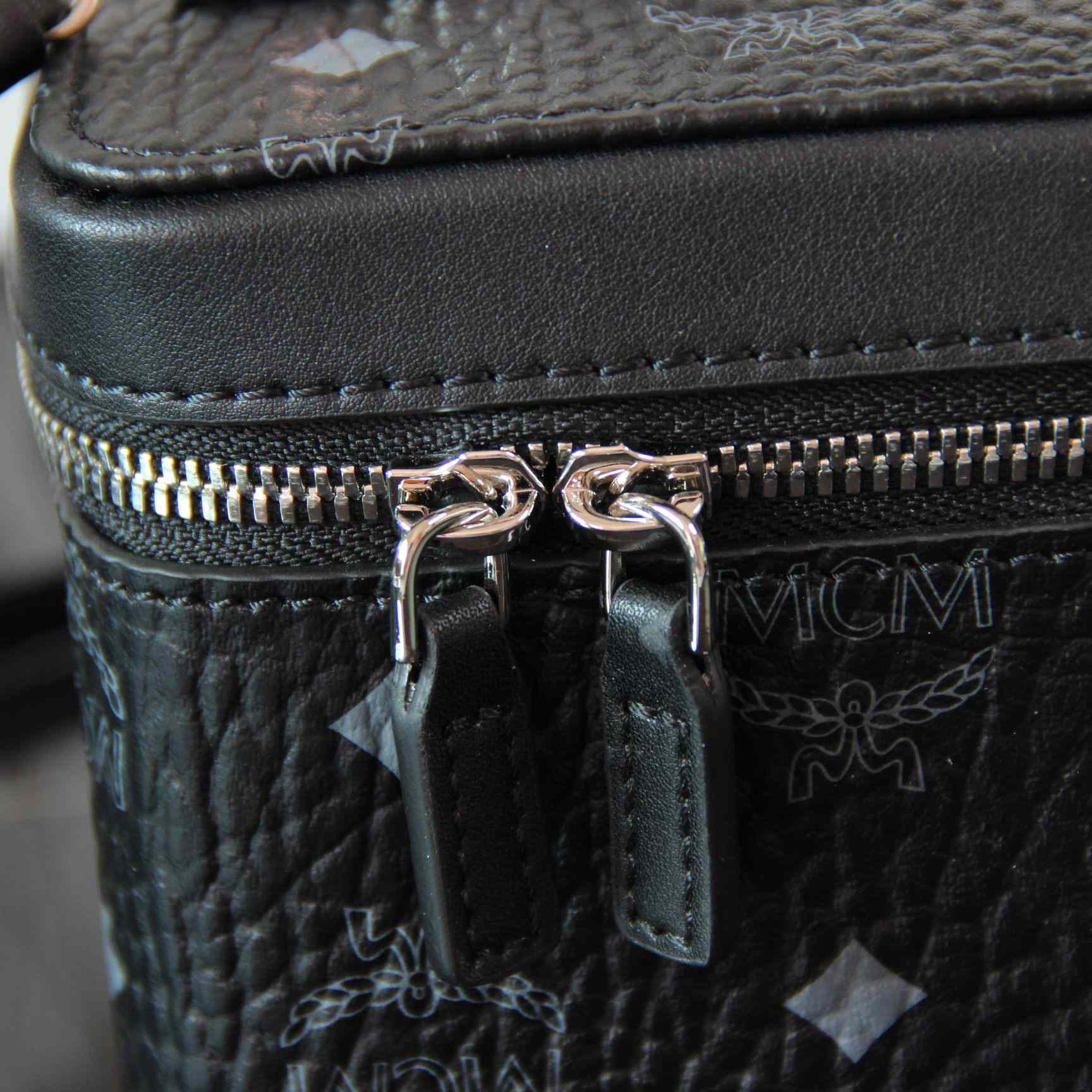 MCM Rockstar Viesto Vanity Tote Bag (11*20*10cm) - PerfectKickZ