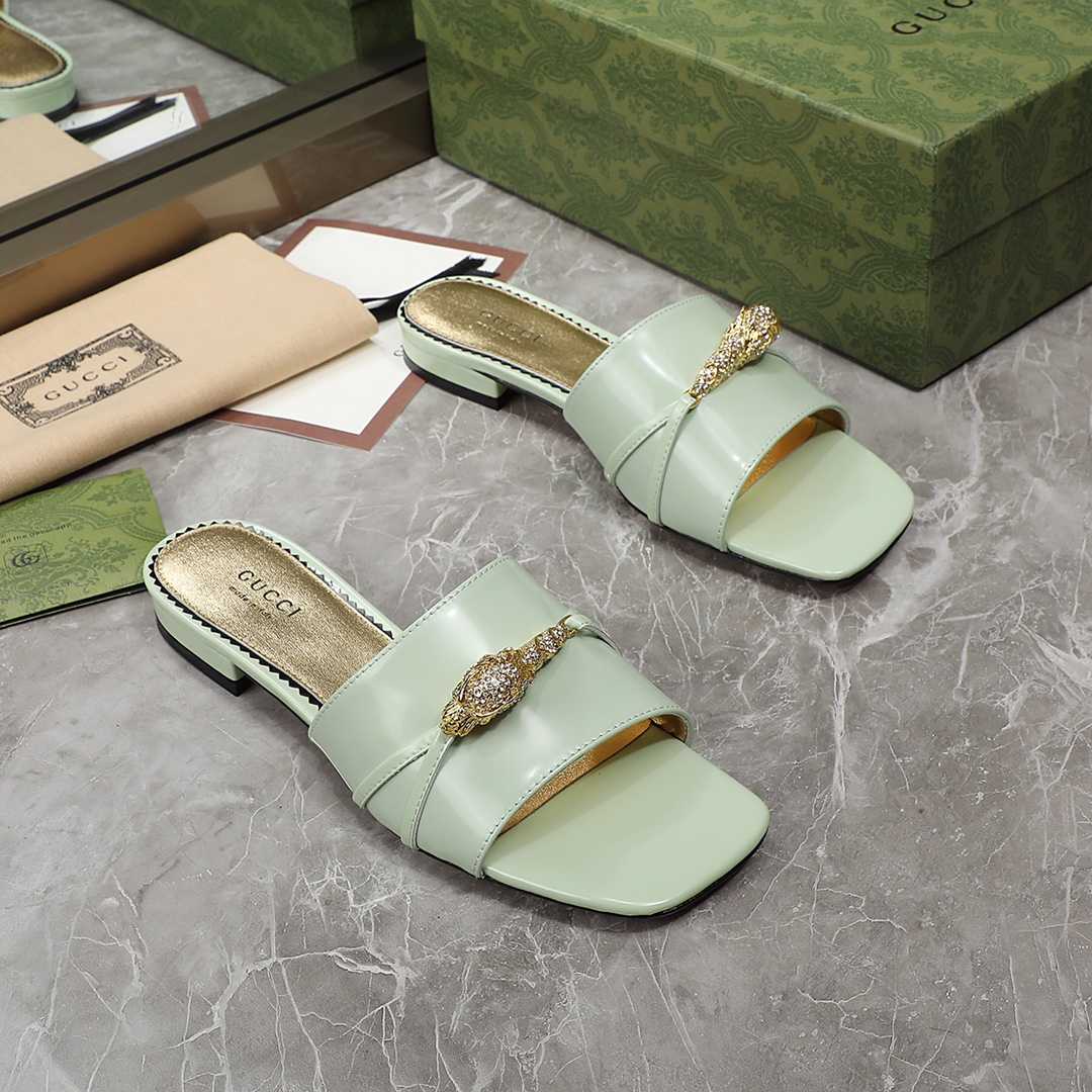 Gucci Women's Slide Sandal With Hardware - PerfectKickZ