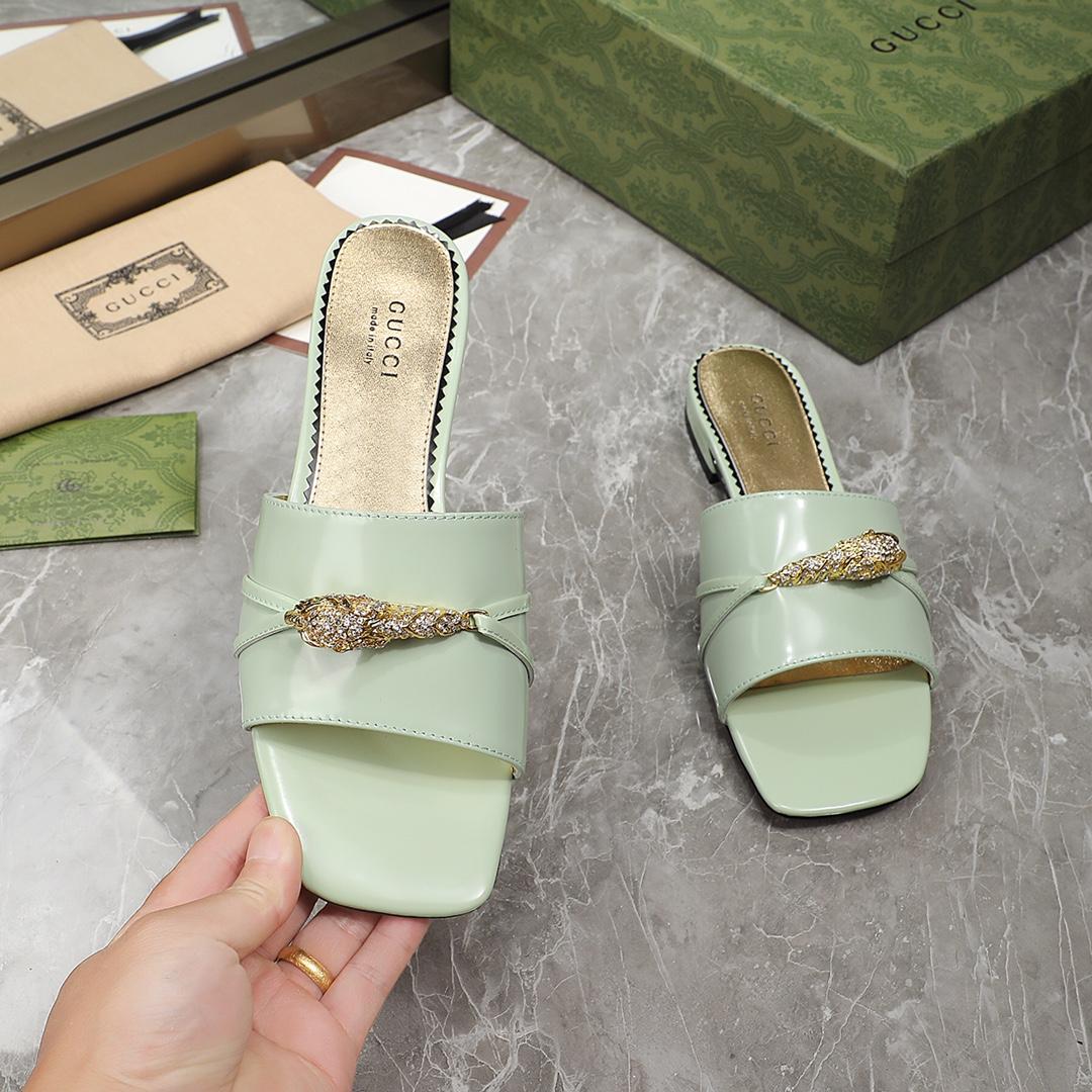 Gucci Women's Slide Sandal With Hardware - 