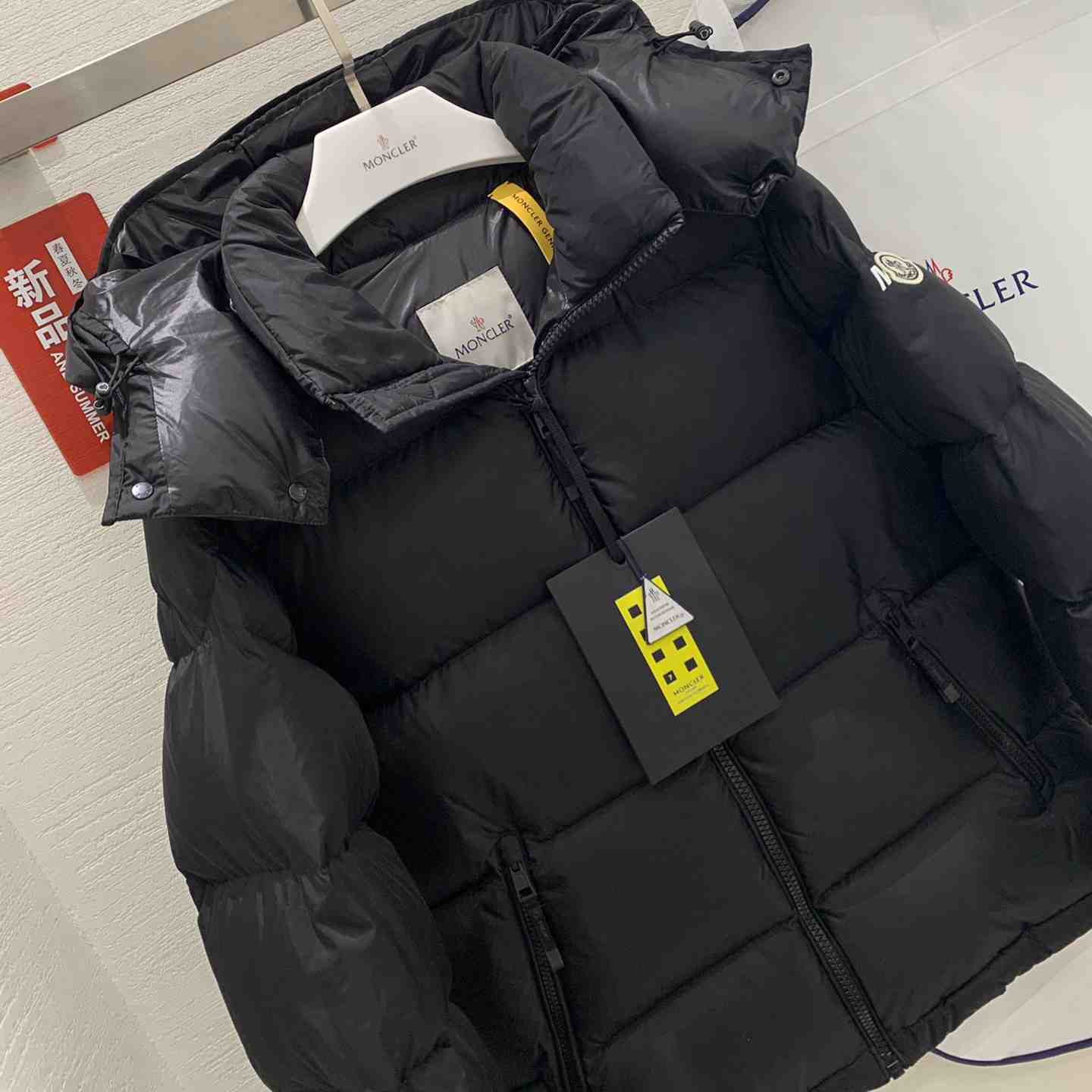 Moncler Acanthus Short Down Jacket - PerfectKickZ