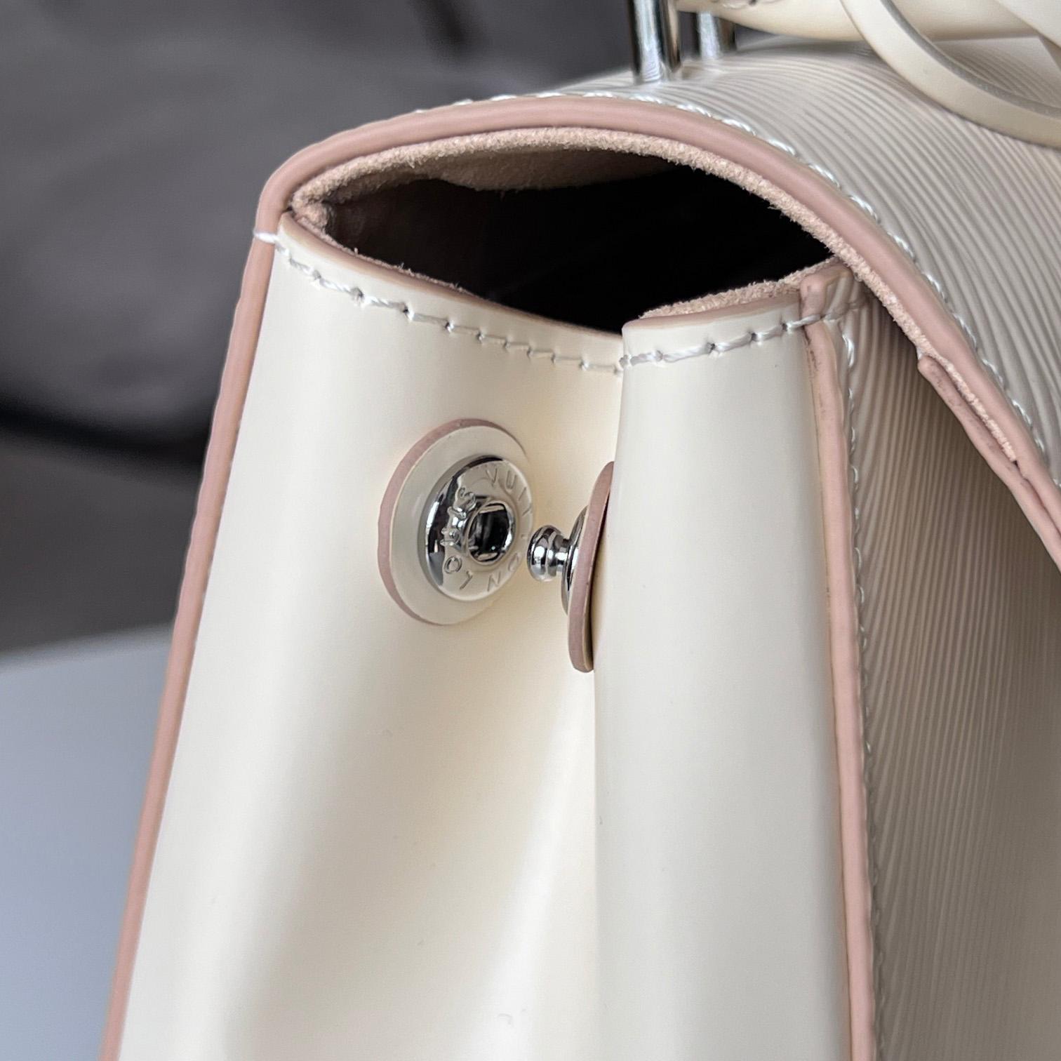 Louis Vuitton Cluny Mini (20 x 16 x 7.5cm)M58928 - PerfectKickZ