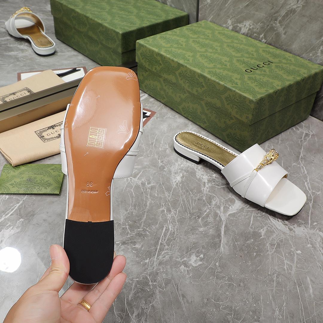 Gucci Women's Slide Sandal With Hardware - PerfectKickZ