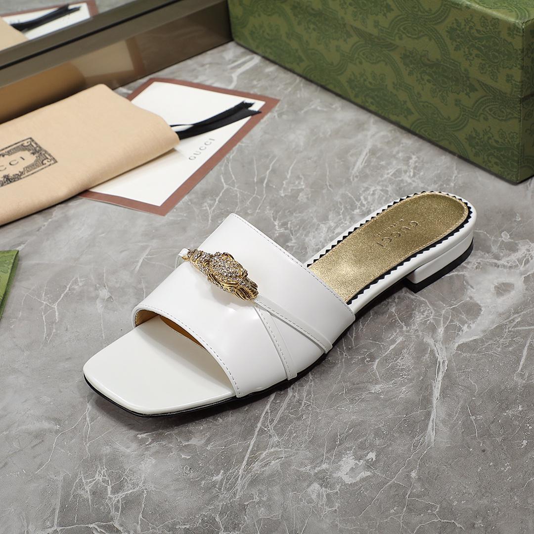 Gucci Women's Slide Sandal With Hardware - PerfectKickZ