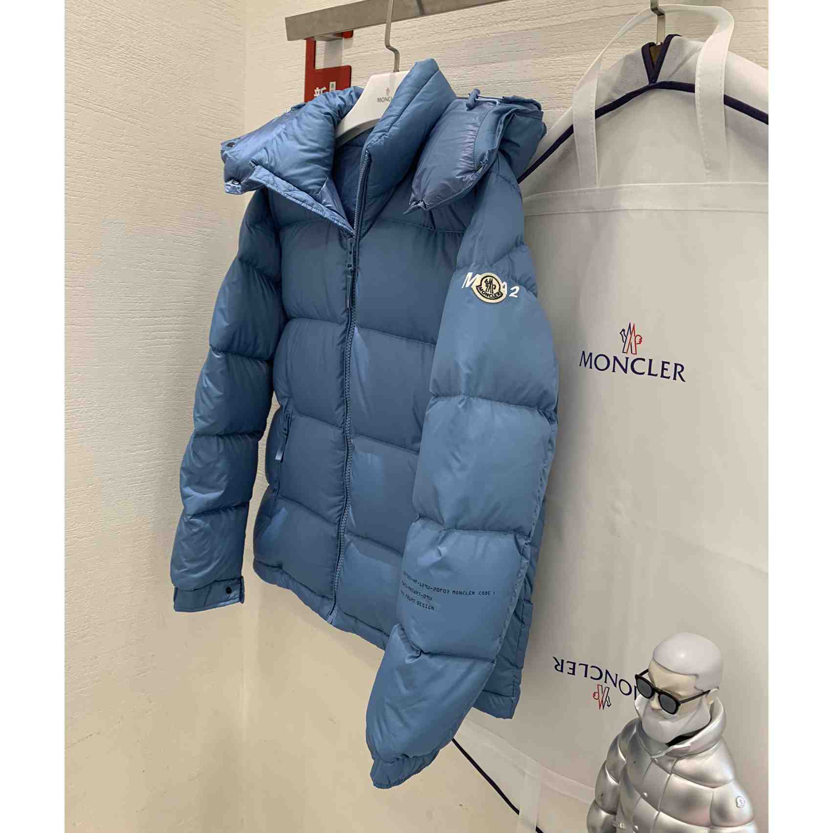 Moncler Acanthus Short Down Jacket - 