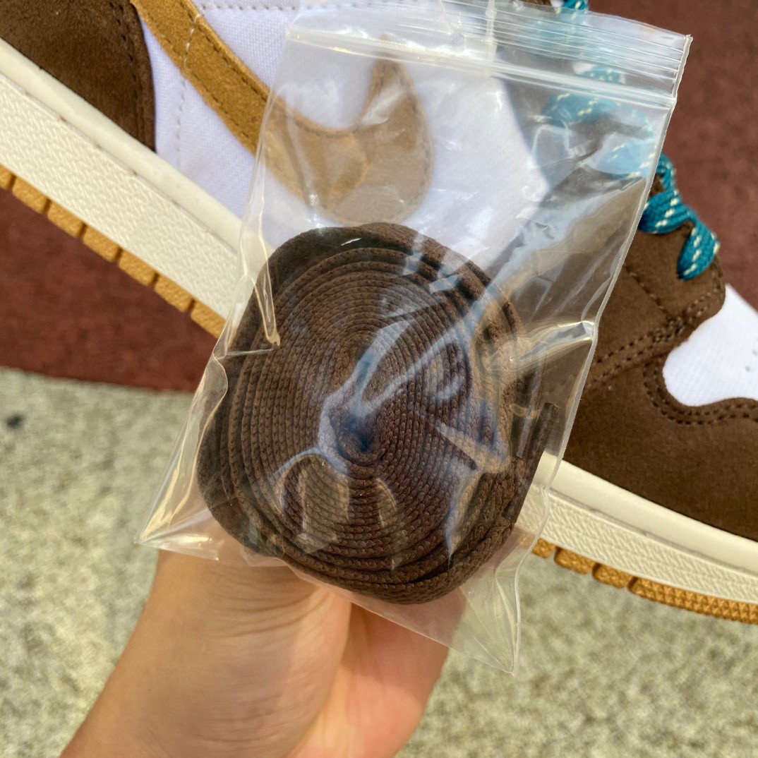 Air Jordan 1 Low Sneaker    FB2216-200 - PerfectKickZ