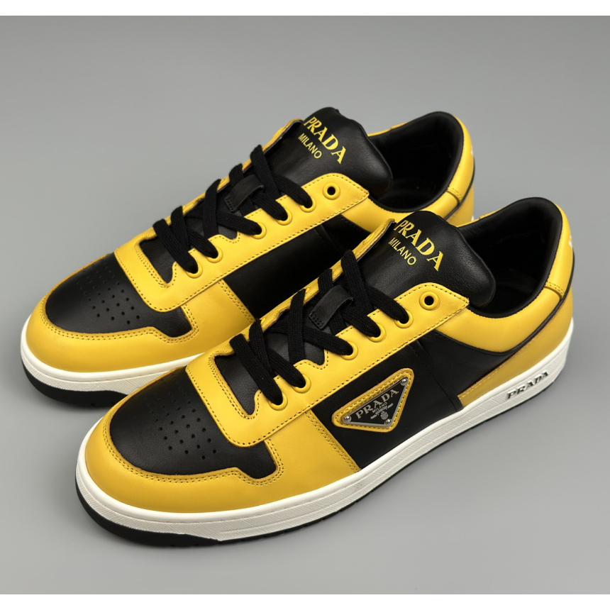 Prada Downtown Logo-plaque Leather Sneakers - 