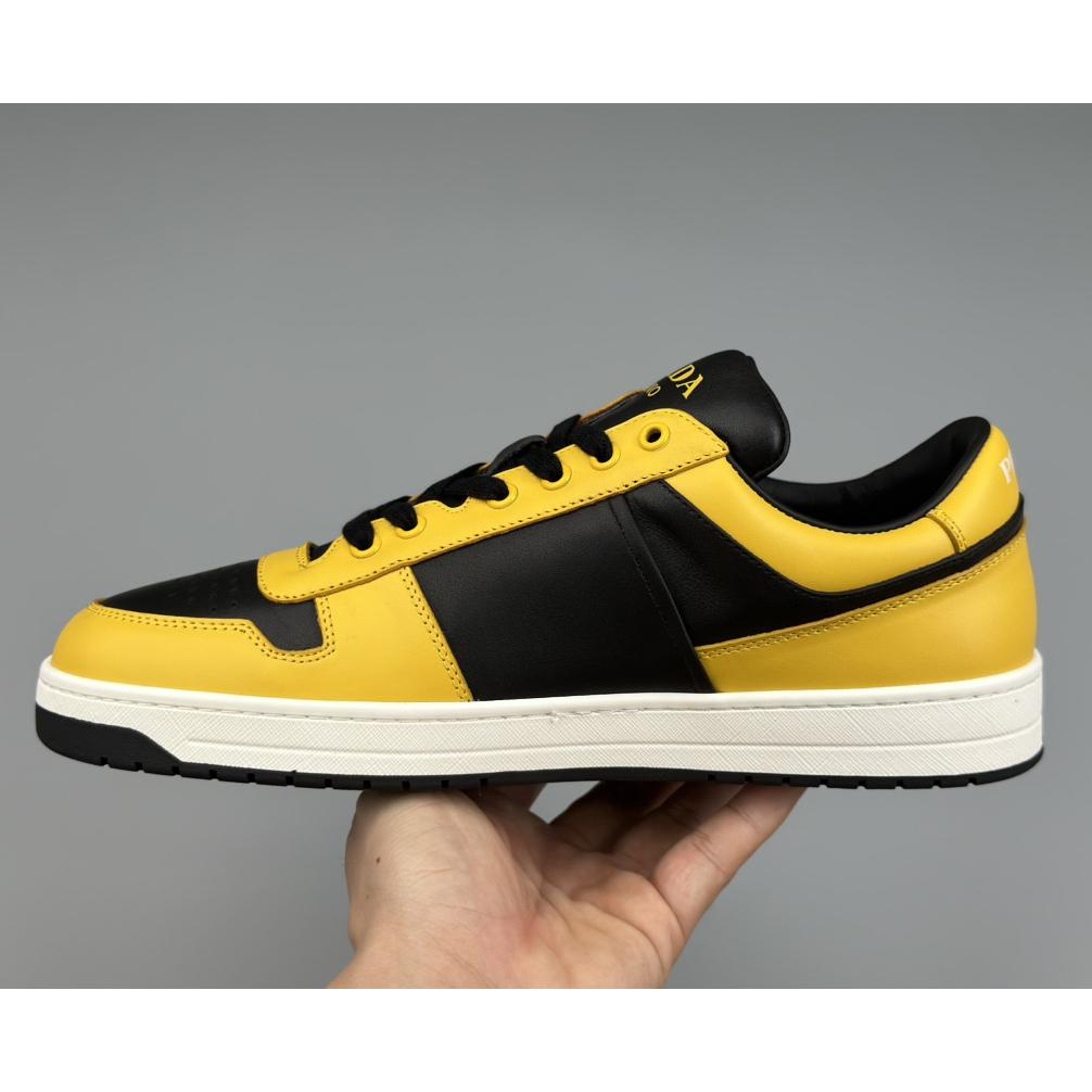 Prada Downtown Logo-plaque Leather Sneakers - 