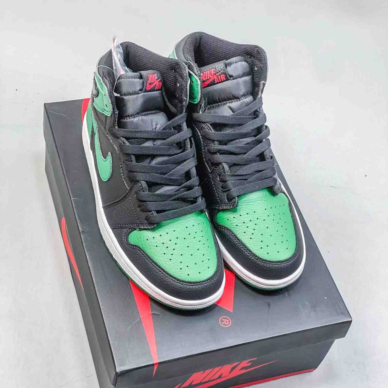 Air Jordan 1 Retro High OG Sneaker    8JYD031A31 - 