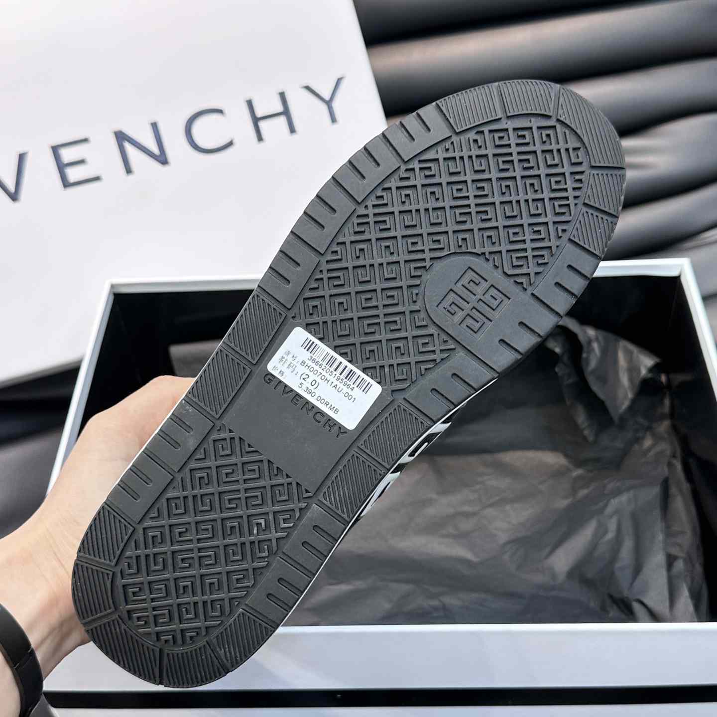 Givenchy G4 Sneakers In Patent Leather - PerfectKickZ