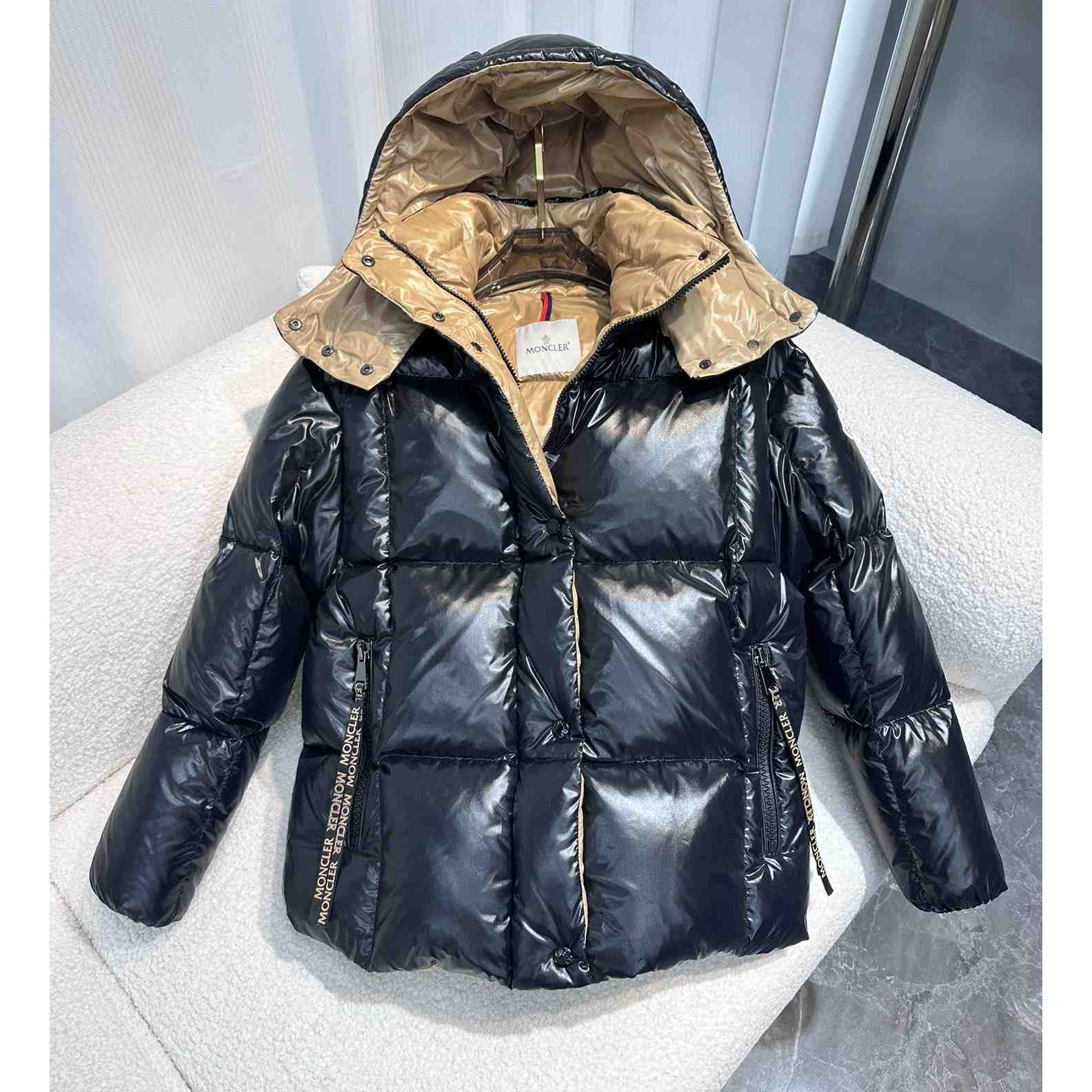 Moncler Parana Short Down Jacket - PerfectKickZ