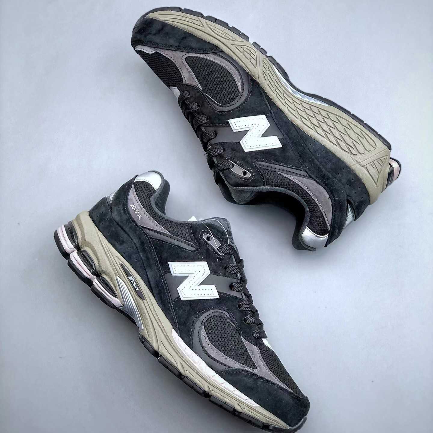 New Balance 2002R Trainers - PerfectKickZ