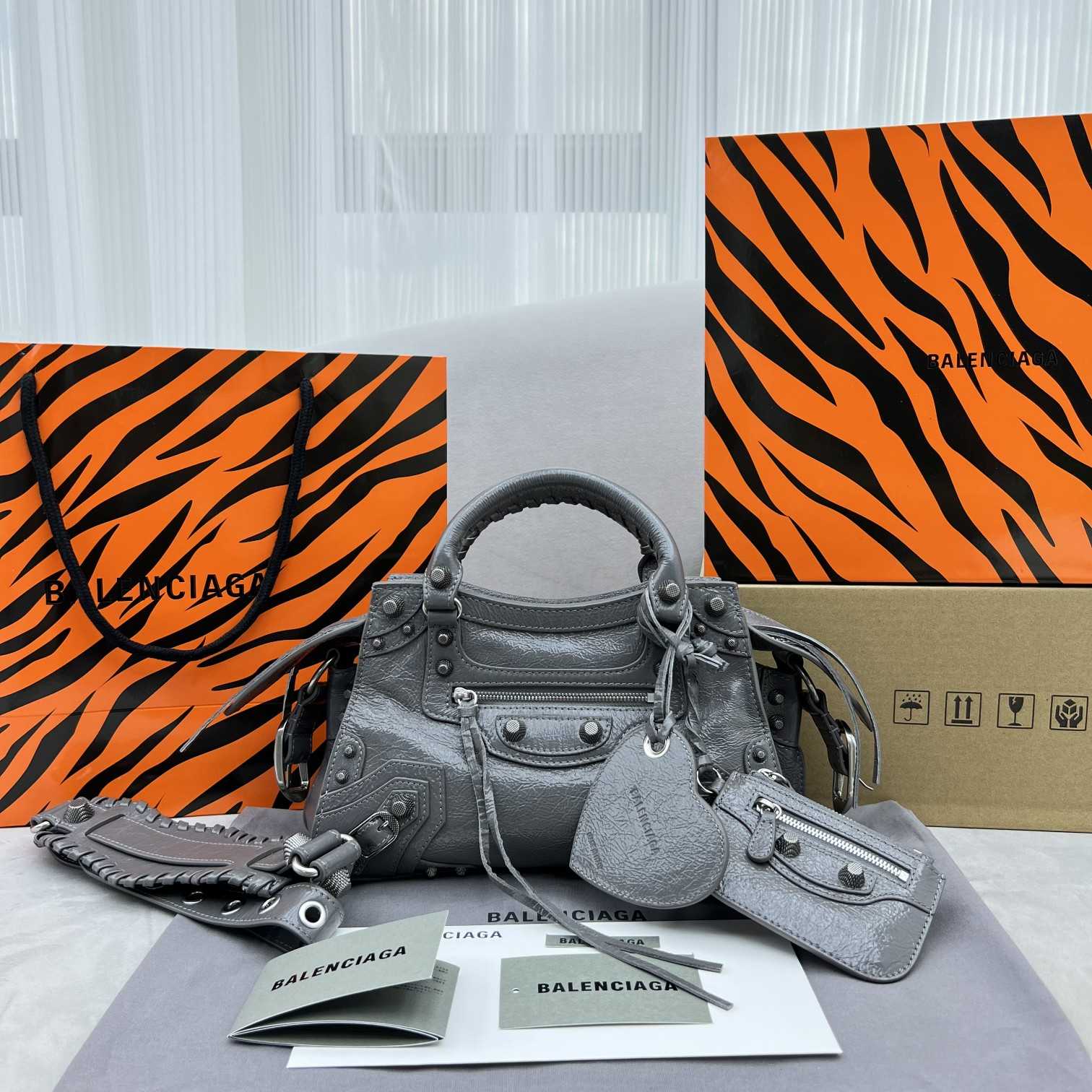 Balenciaga Neo Cagole Xs Shoulder Bag (26x13x18cm) - PerfectKickZ