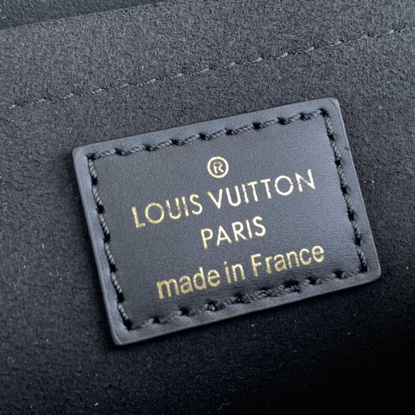 Louis Vuitton OnTheGo East West  (25-13-10 cm) M23640 - PerfectKickZ