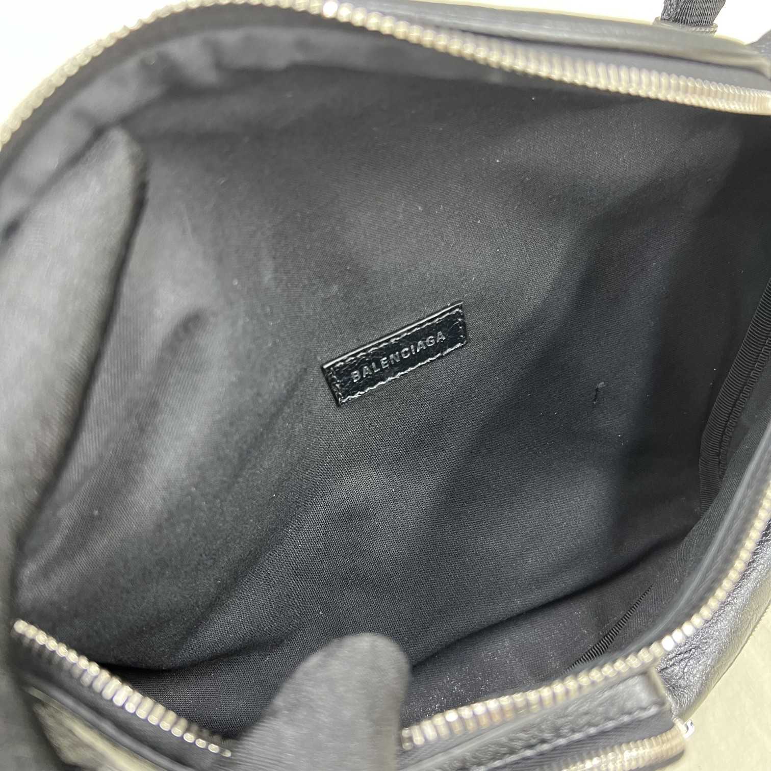Balenciaga Superbusy Beltpack In Black - PerfectKickZ
