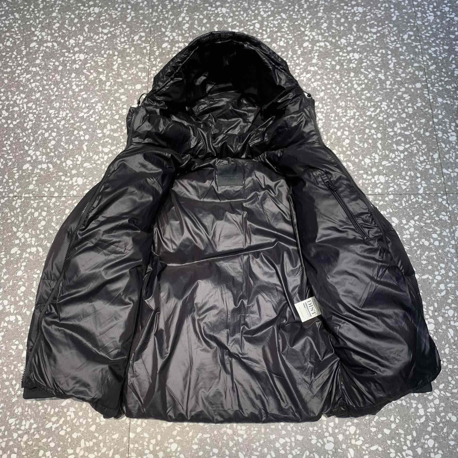 Moncler Yonne Short Down Jacket - PerfectKickZ