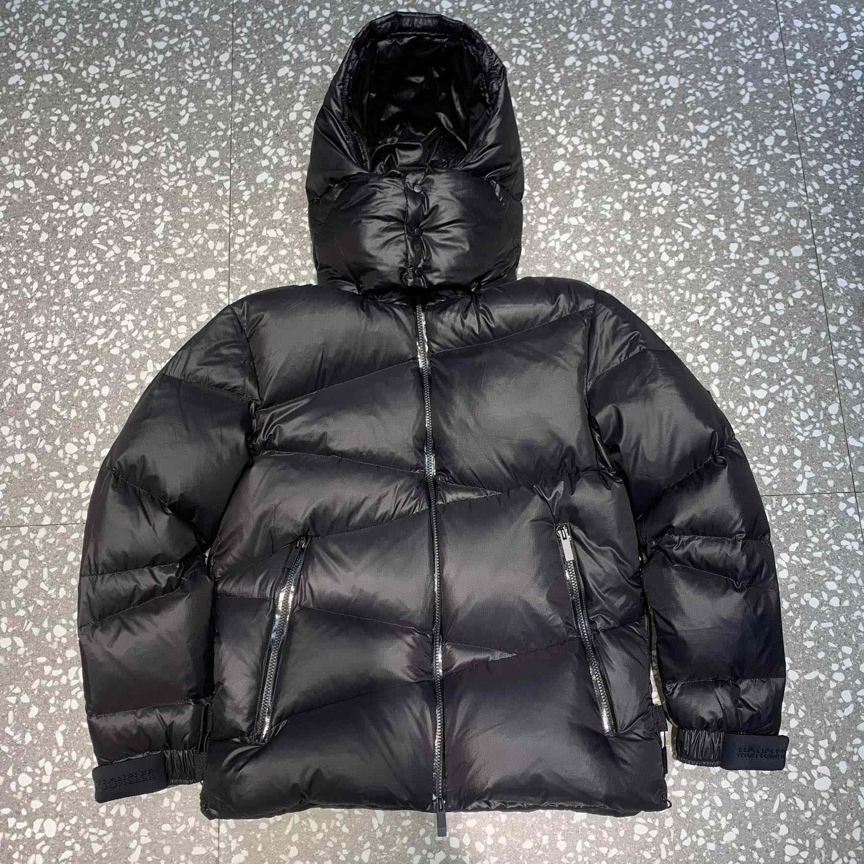 Moncler Yonne Short Down Jacket - PerfectKickZ