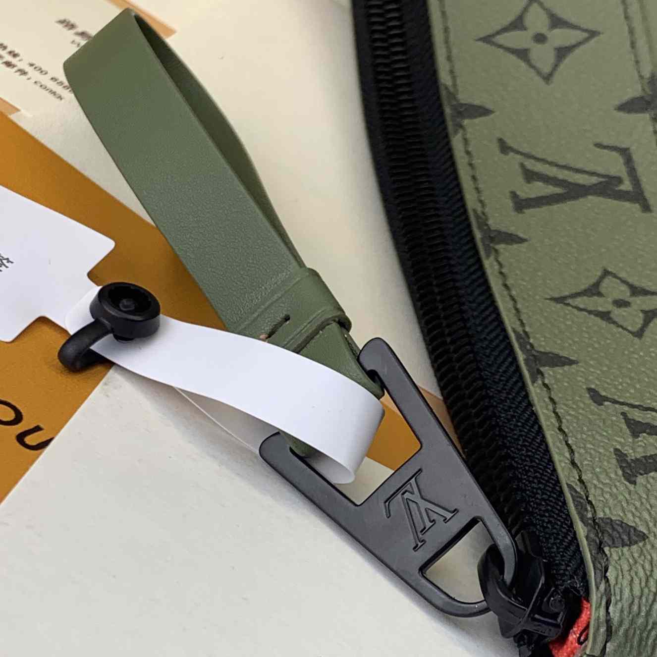 Louis Vuitton Pochette Voyage Souple (32 x 21 x 8cm)M82800 - PerfectKickZ
