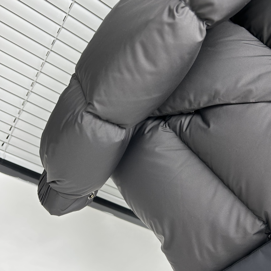 Moncler Maderia Logo-embossed Padded Jacket - PerfectKickZ