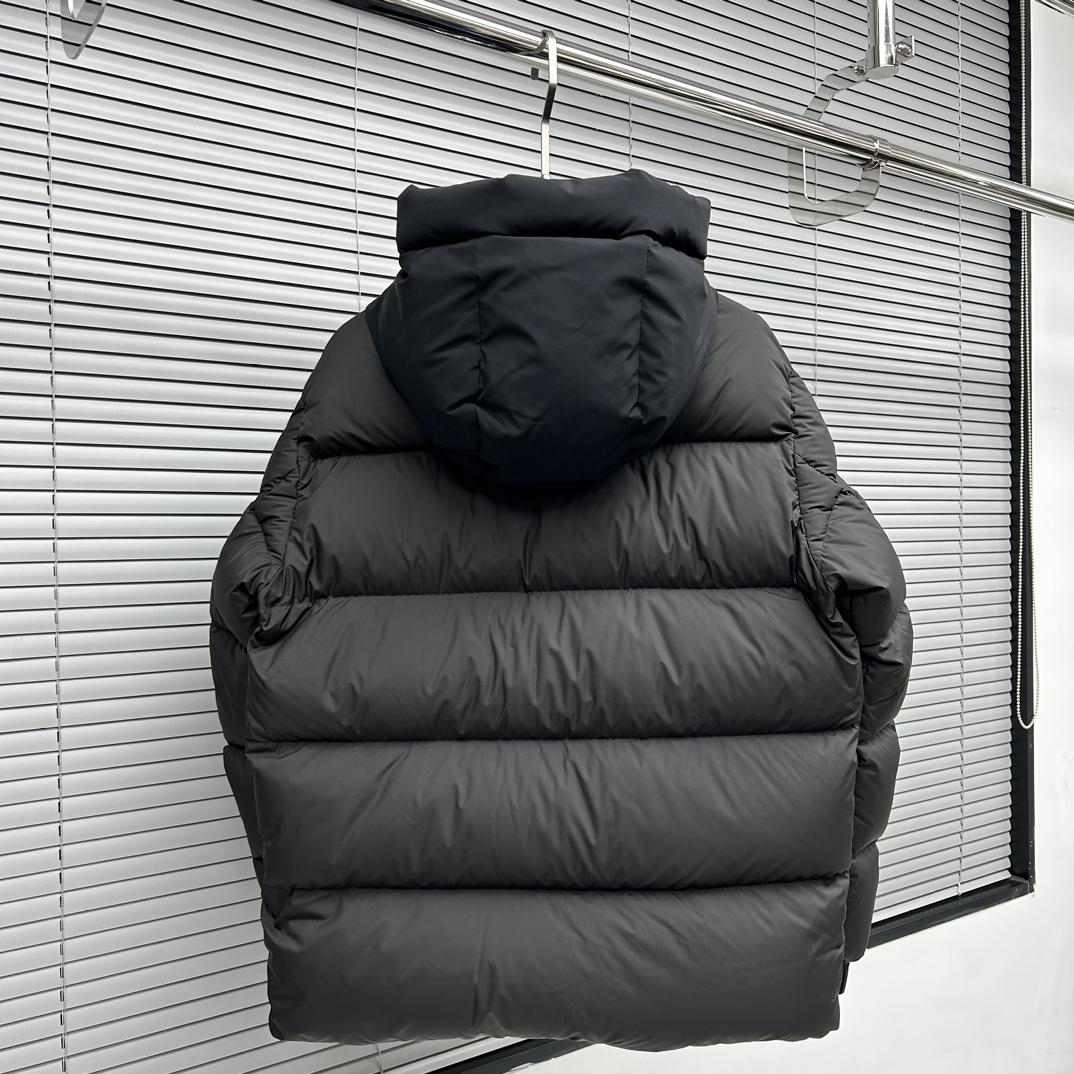 Moncler Maderia Logo-embossed Padded Jacket - PerfectKickZ