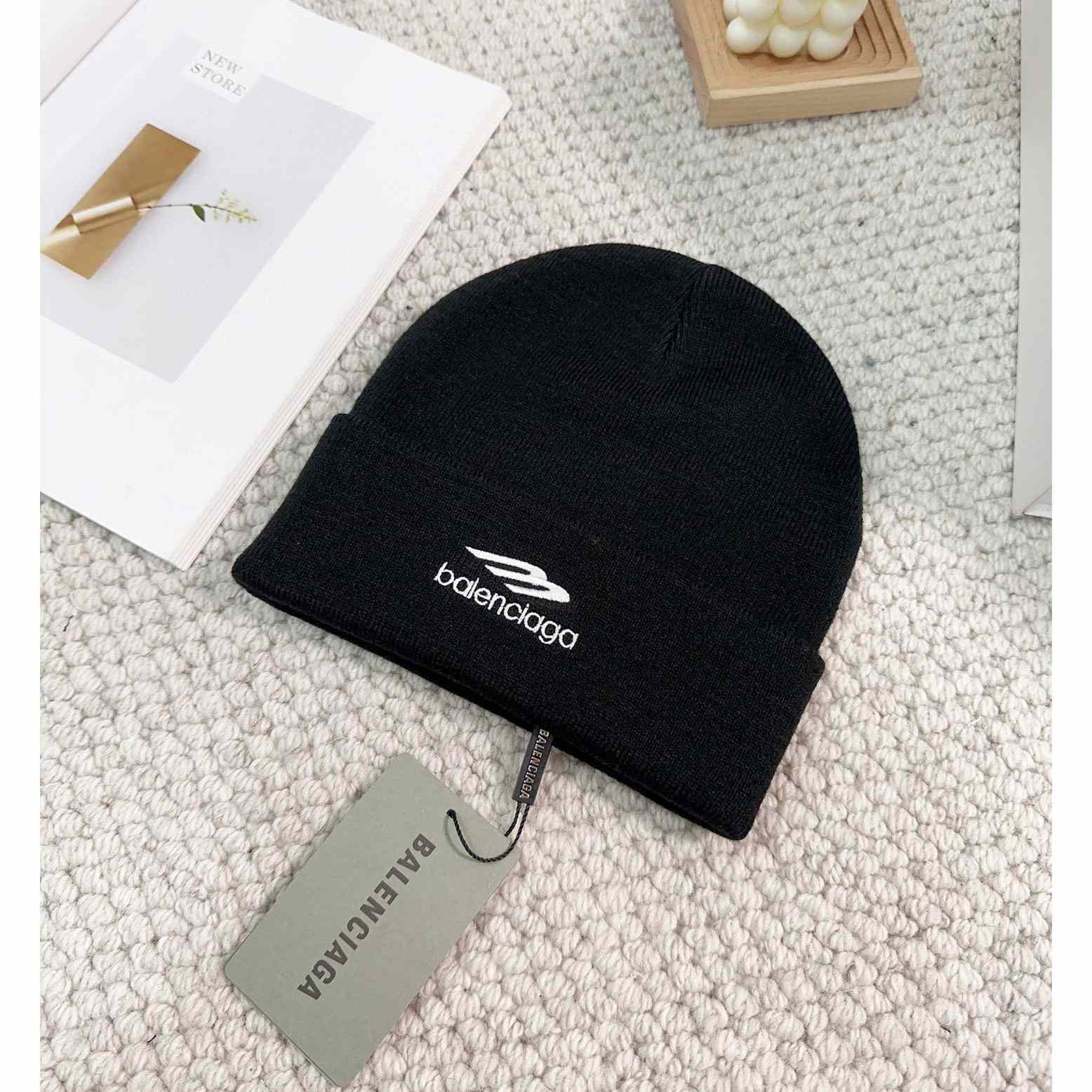 Balenciaga Sports Icon Beanie - PerfectKickZ