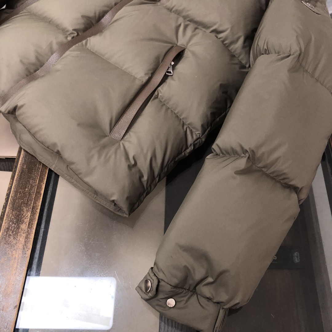 Moncler Besbre Short Down Jacket - 