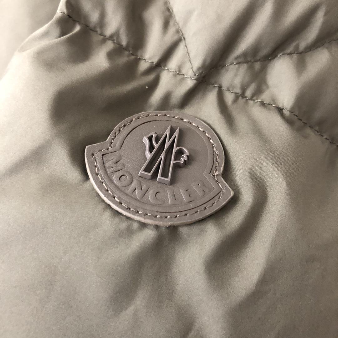 Moncler Besbre Short Down Jacket - 