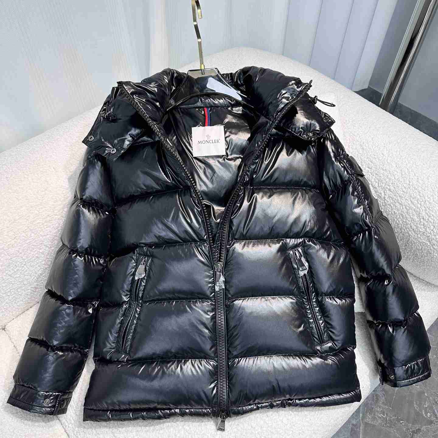 Moncler Maire Short Down Jacket - PerfectKickZ