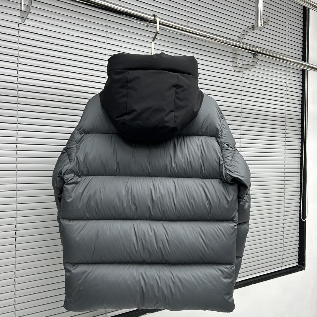 Moncler Maderia Logo-embossed Padded Jacket - PerfectKickZ
