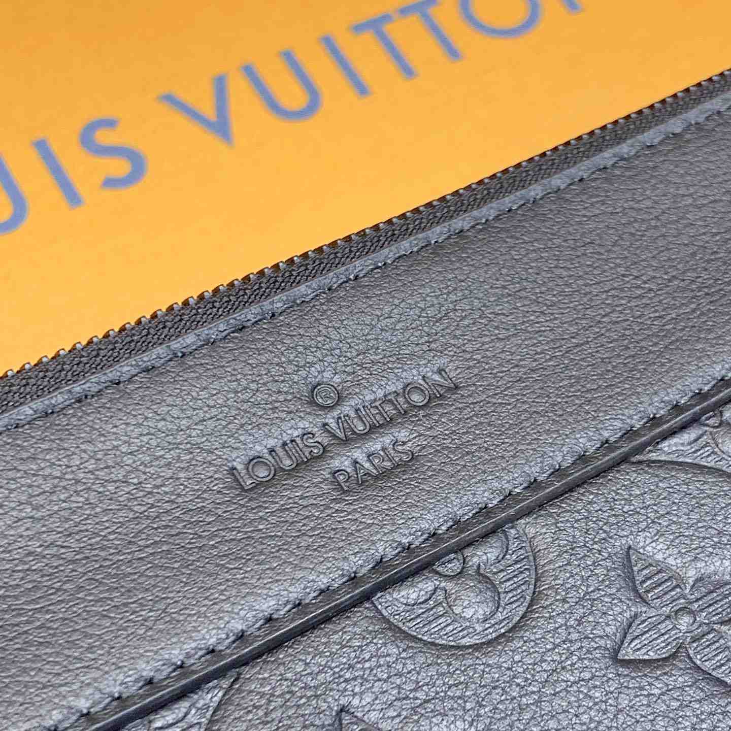 Louis Vuitton Pochette Voyage Souple (32 x 21 x 8cm)  M82545 - PerfectKickZ