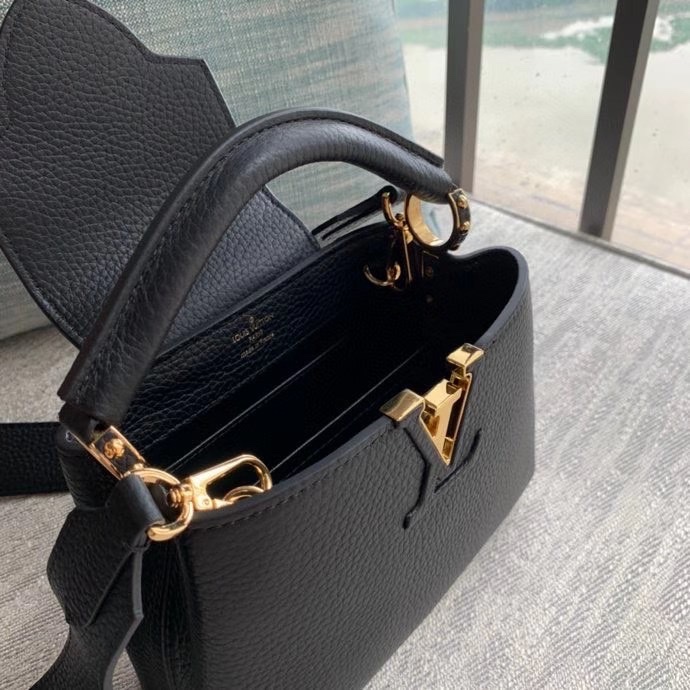 Louis Vuitton Capucines Mini (21-14-8cm)   M56071 - 