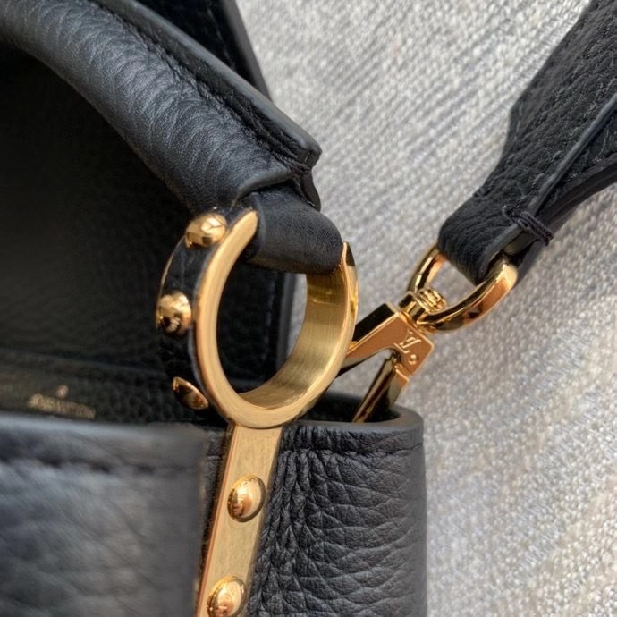 Louis Vuitton Capucines Mini (21-14-8cm)   M56071 - 