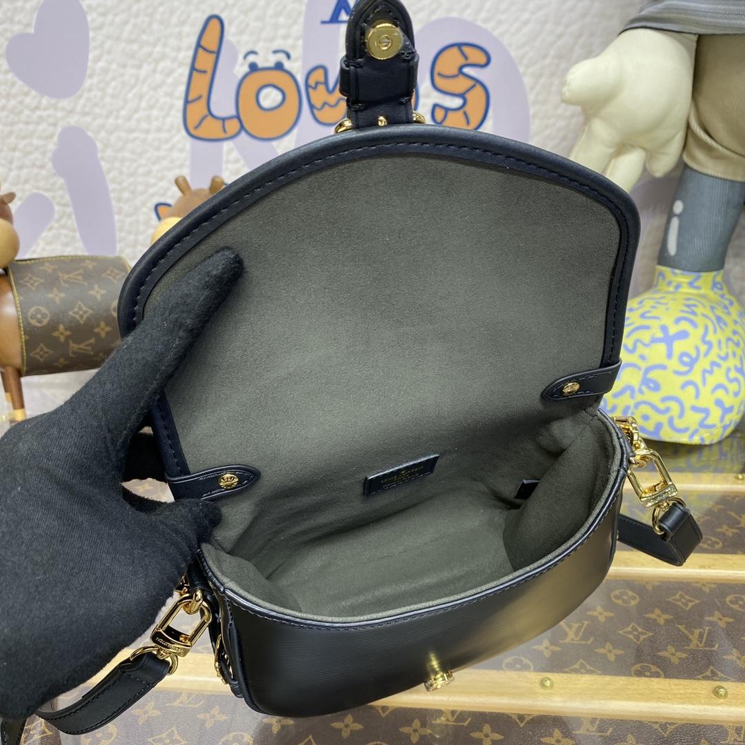 Louis Vuitton Saumur BB  (20-16-7.5CM)   M23469 - PerfectKickZ