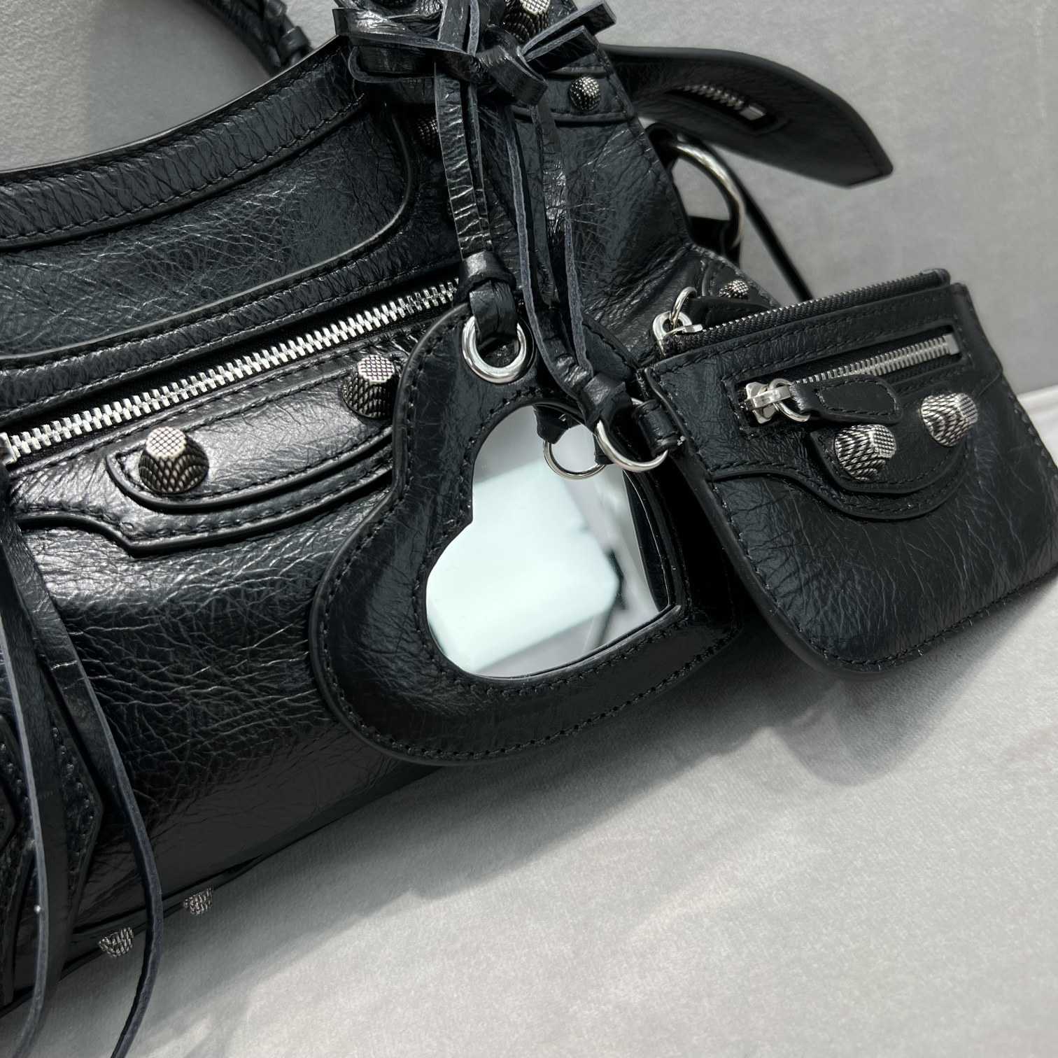 Balenciaga Neo Cagole Xs Shoulder Bag (26x13x18cm) - PerfectKickZ