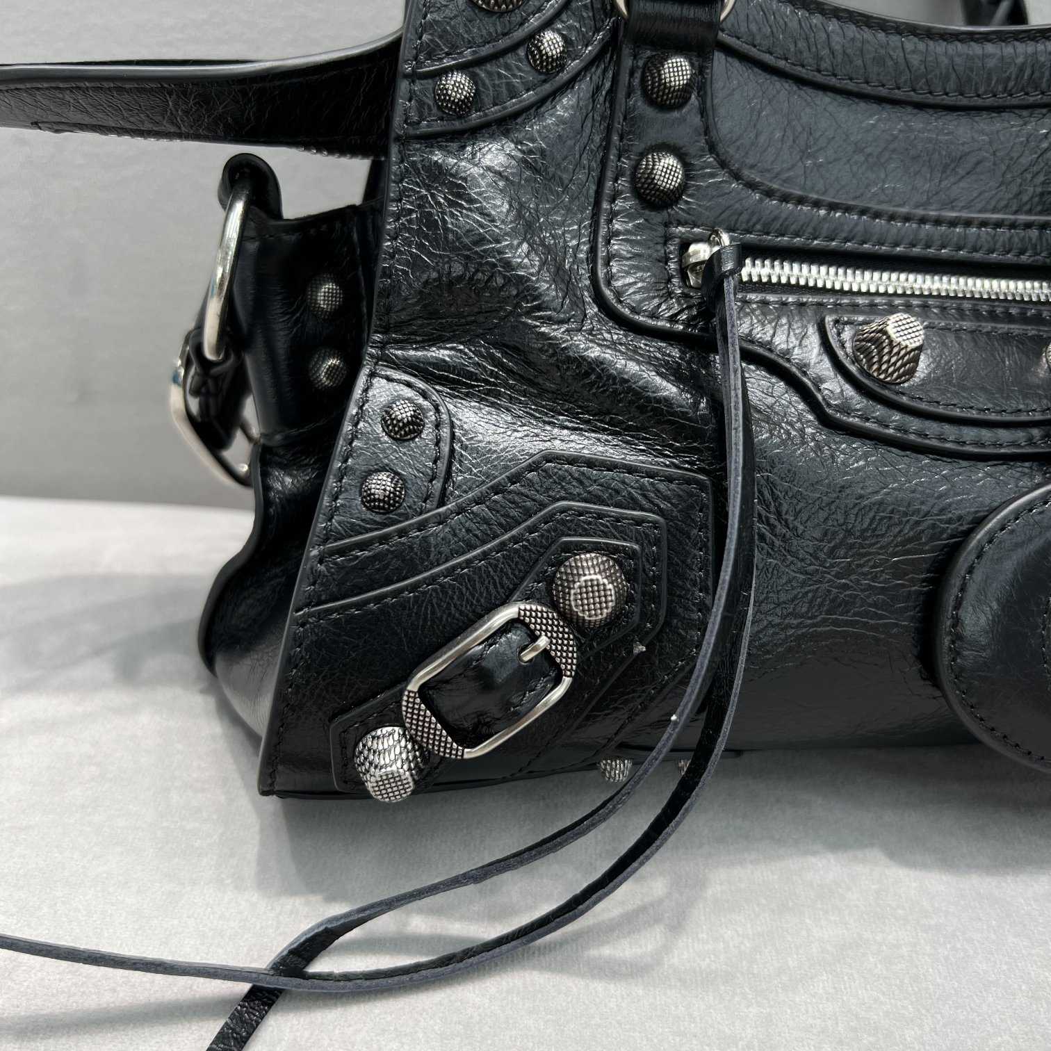 Balenciaga Neo Cagole Xs Shoulder Bag (26x13x18cm) - PerfectKickZ