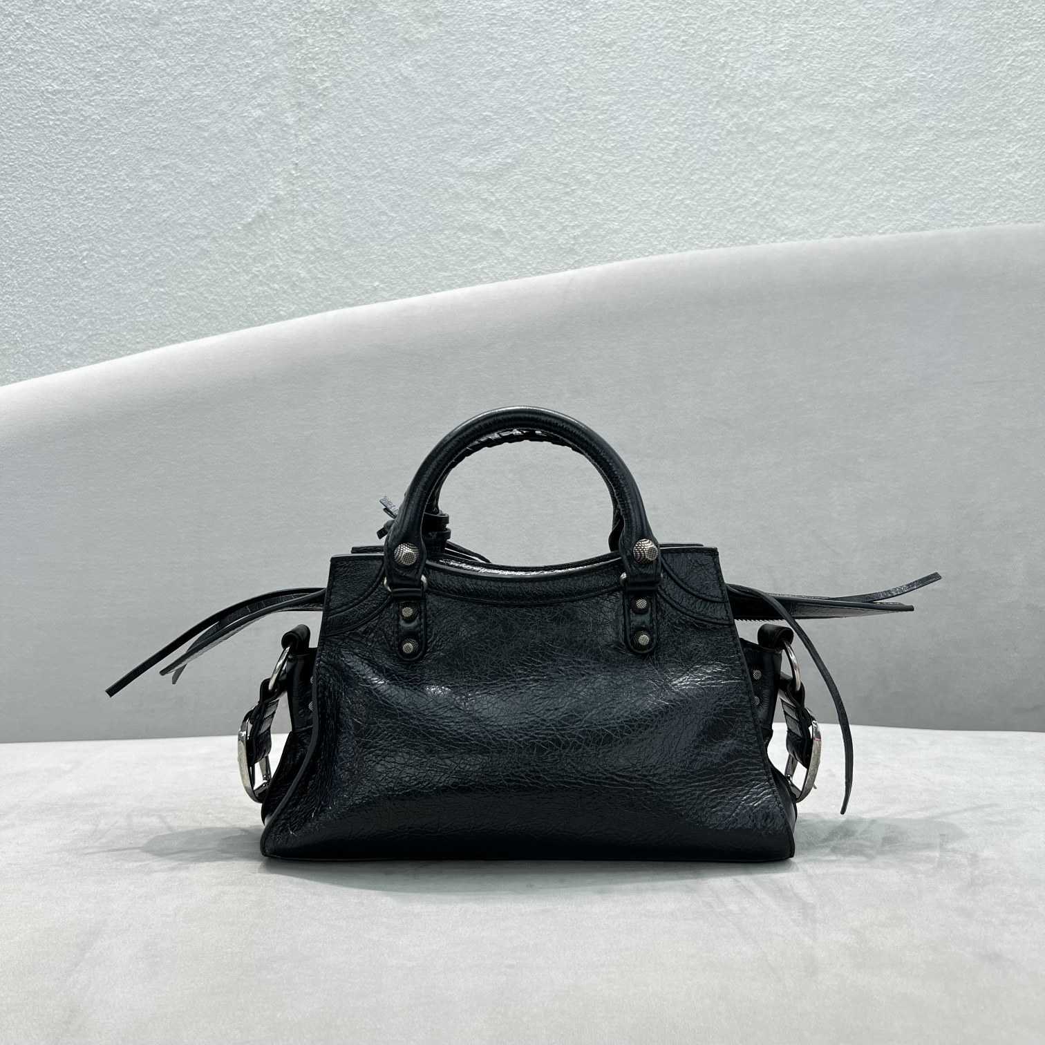 Balenciaga Neo Cagole Xs Shoulder Bag (26x13x18cm) - PerfectKickZ