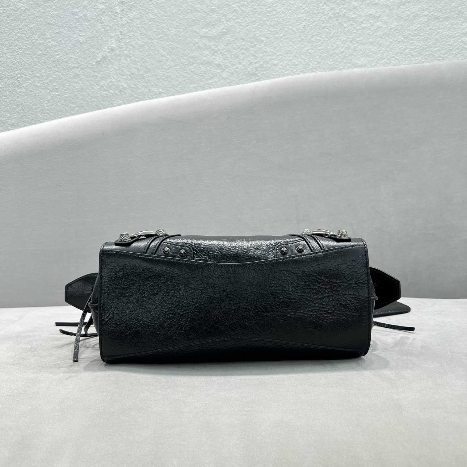 Balenciaga Neo Cagole Xs Shoulder Bag (26x13x18cm) - PerfectKickZ