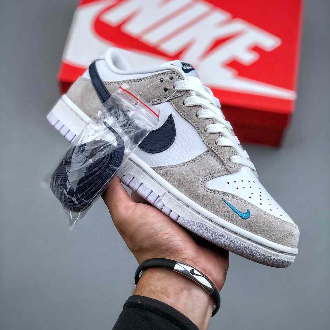 Nike Dunk Low SB Sneakers     FJ4227-001 - 