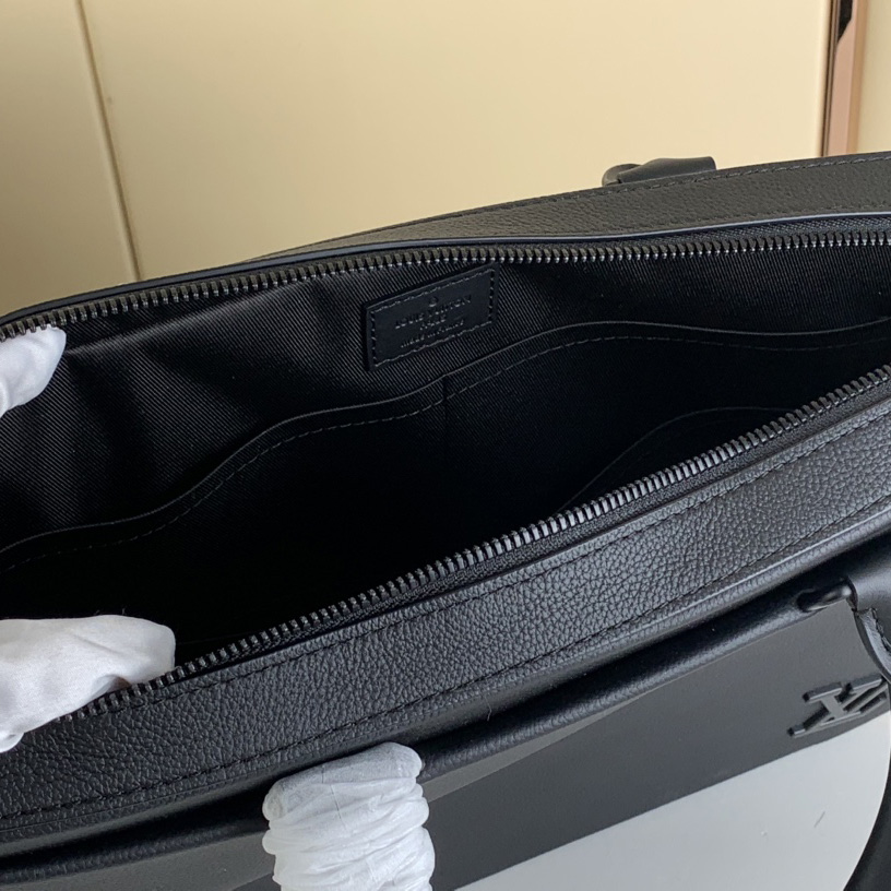 Louis Vuitton Pilot Briefcase (39 x 29 x 6cm)  M23778 - PerfectKickZ