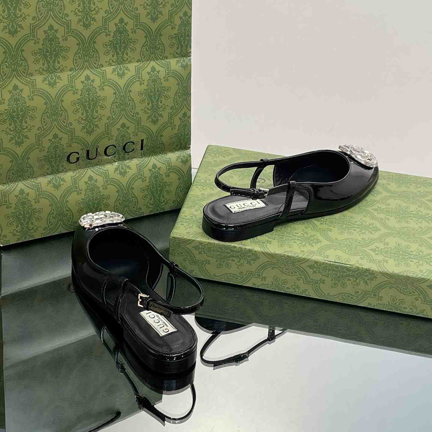 Gucci Women's Ballerina With Double G - PerfectKickZ