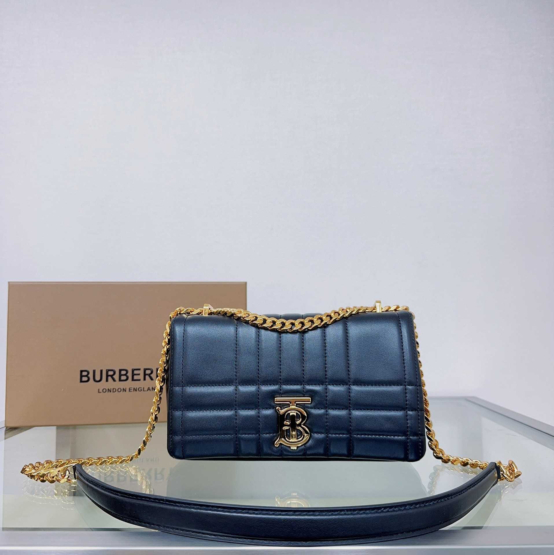 Burberry Quilted Lola Bag (23-6-13cm) - PerfectKickZ