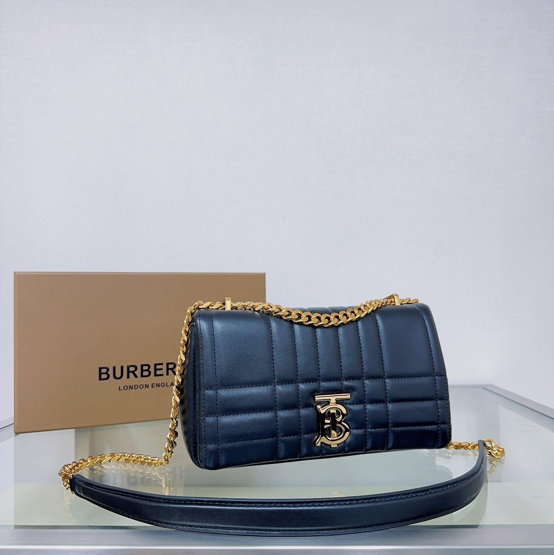 Burberry Quilted Lola Bag (23-6-13cm) - PerfectKickZ