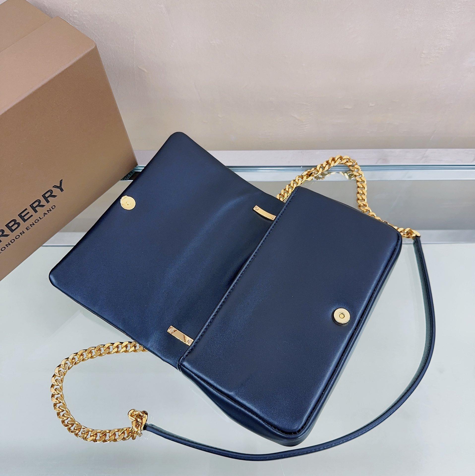 Burberry Quilted Lola Bag (23-6-13cm) - PerfectKickZ