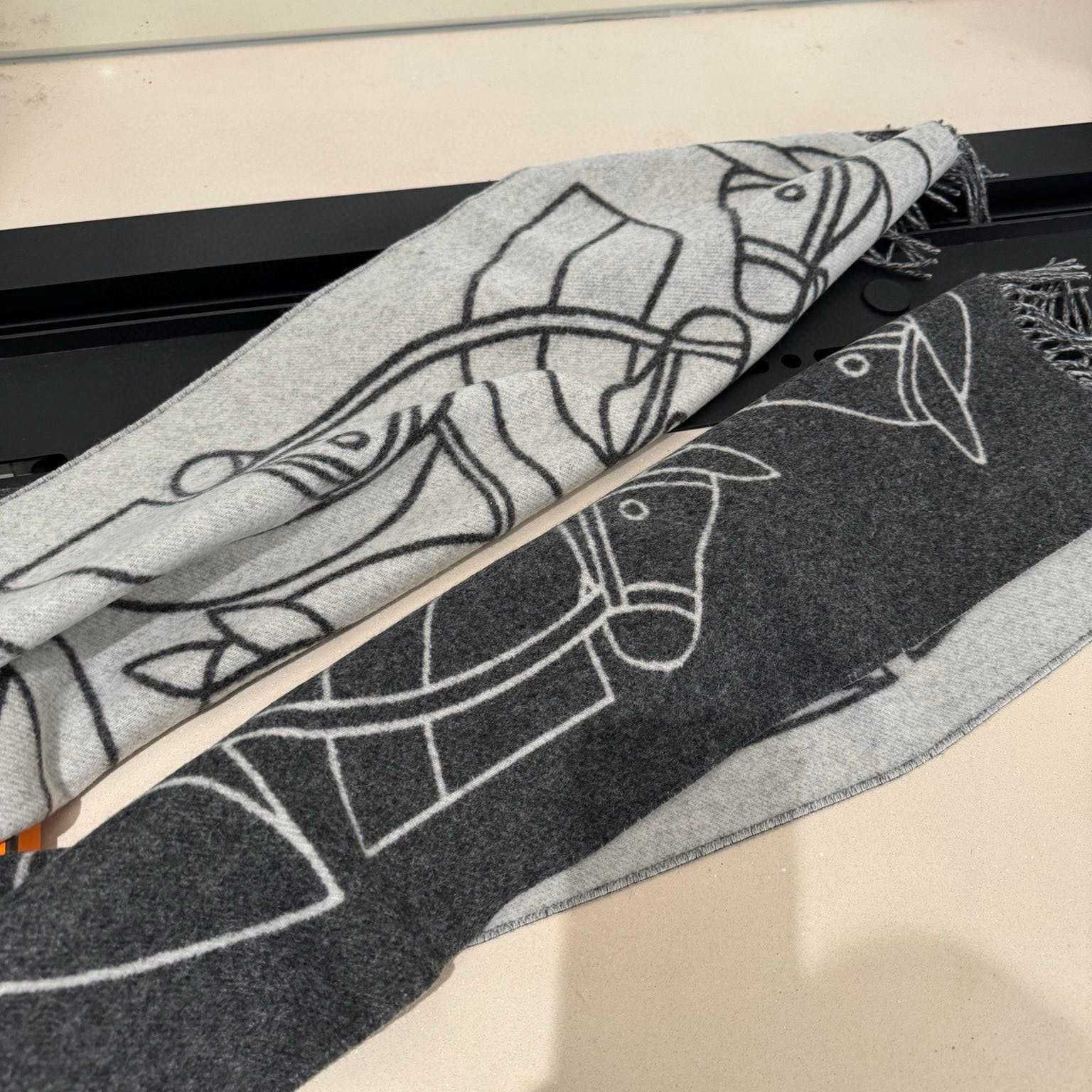 Hermes Casaque Entrelacs Equestres muffler  - PerfectKickZ