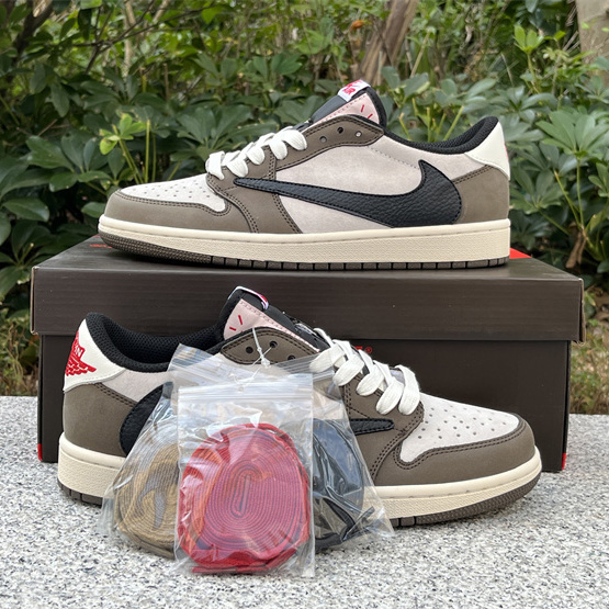 Air Jordan 1 x Travis Scott TS Sneaker      DM7866-717  - 