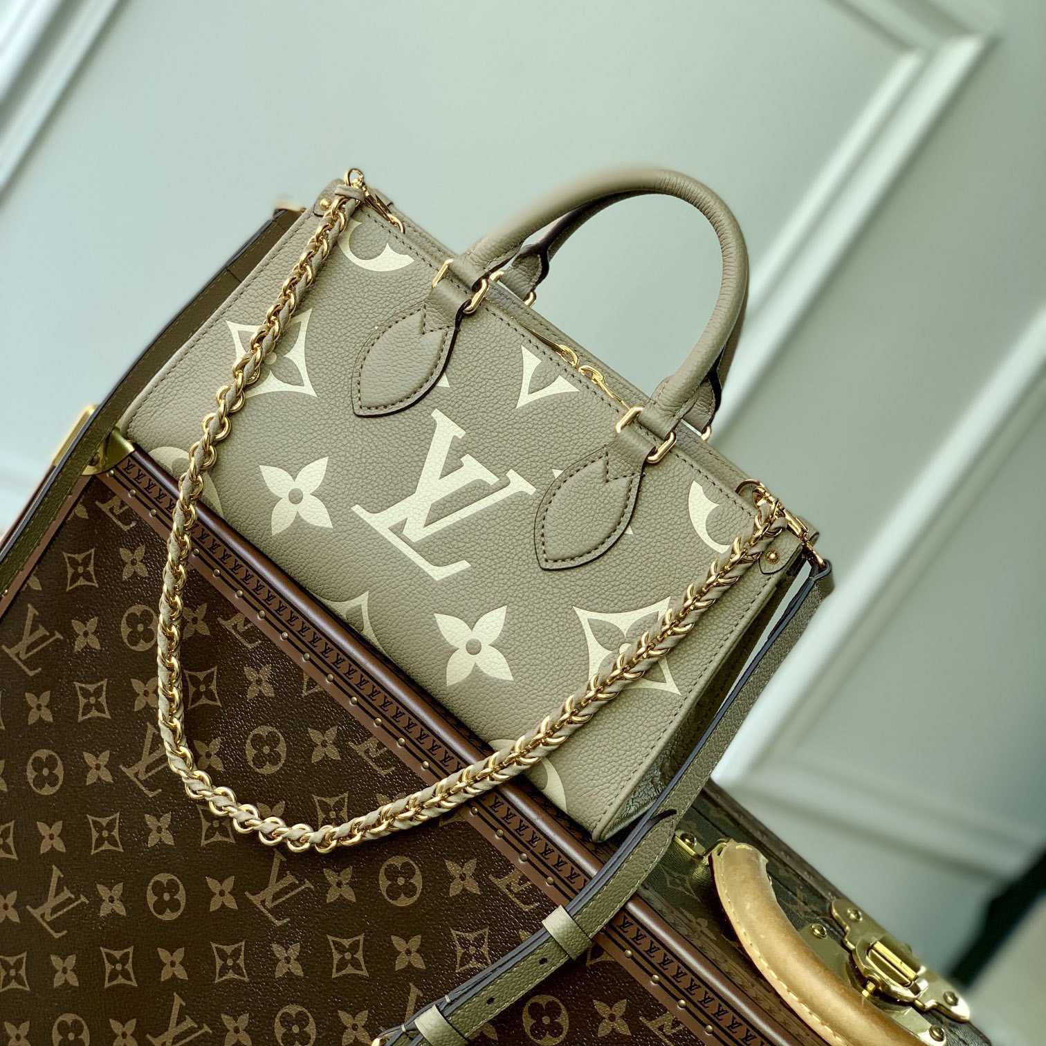 Louis Vuitton OnTheGo East West  (25-13-10 cm) M23641 - PerfectKickZ