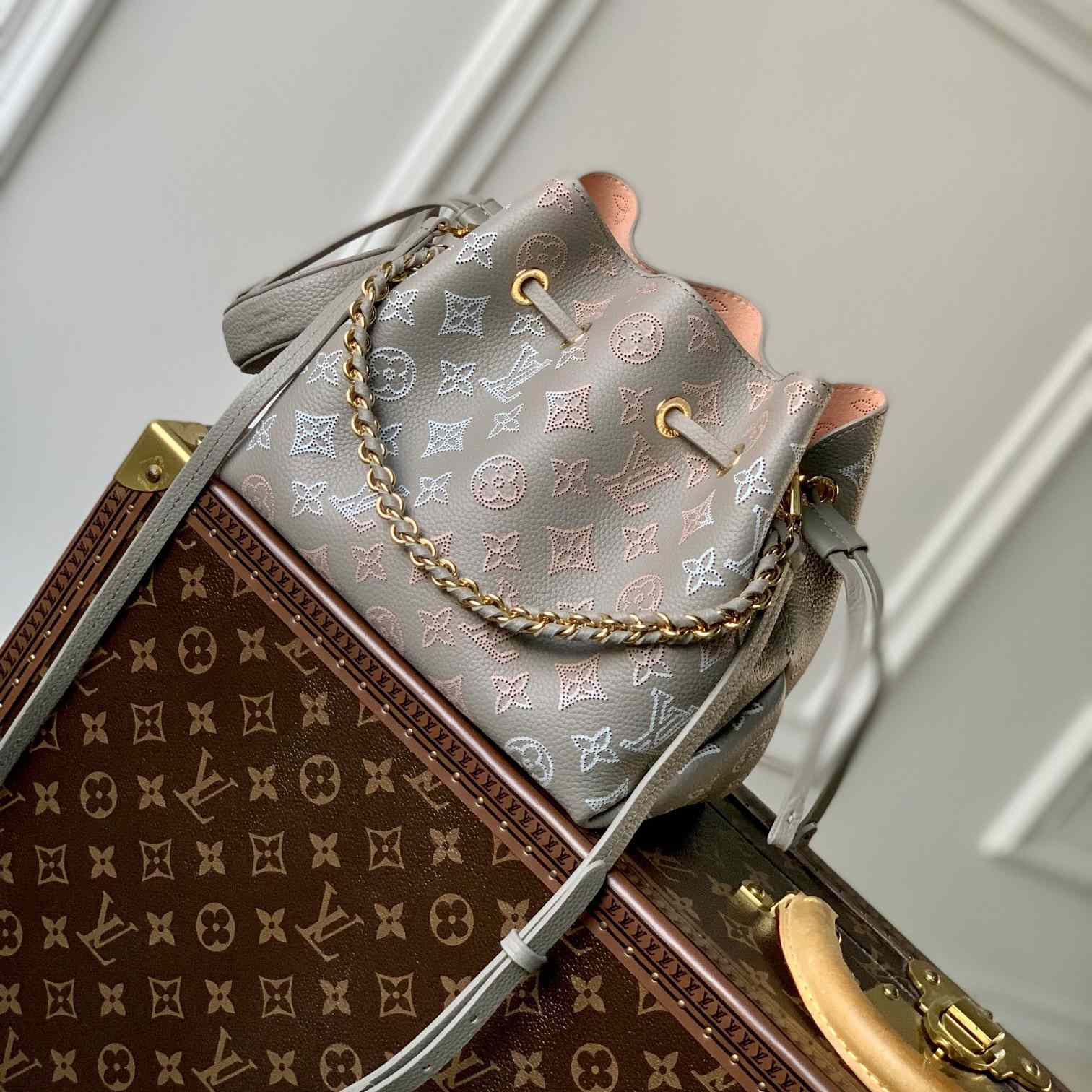 Louis Vuitton Bella (19×22×14cm)  M23388 - PerfectKickZ