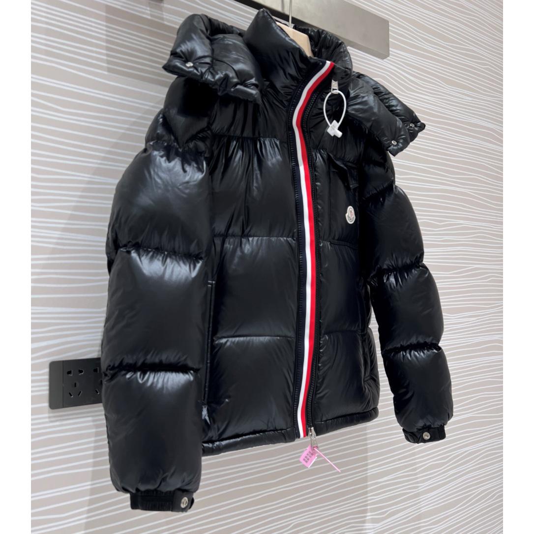Moncler Montbeliard Short Down Jacket - PerfectKickZ