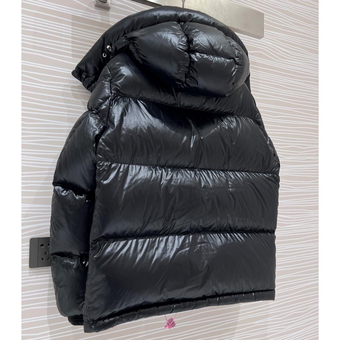 Moncler Montbeliard Short Down Jacket - PerfectKickZ
