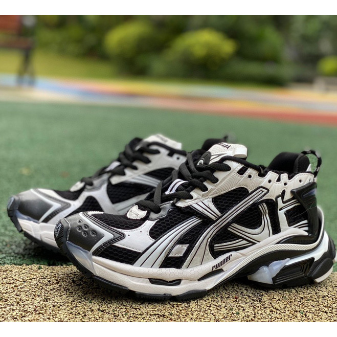 Balenciaga Runner 7.5  Sneaker  - PerfectKickZ